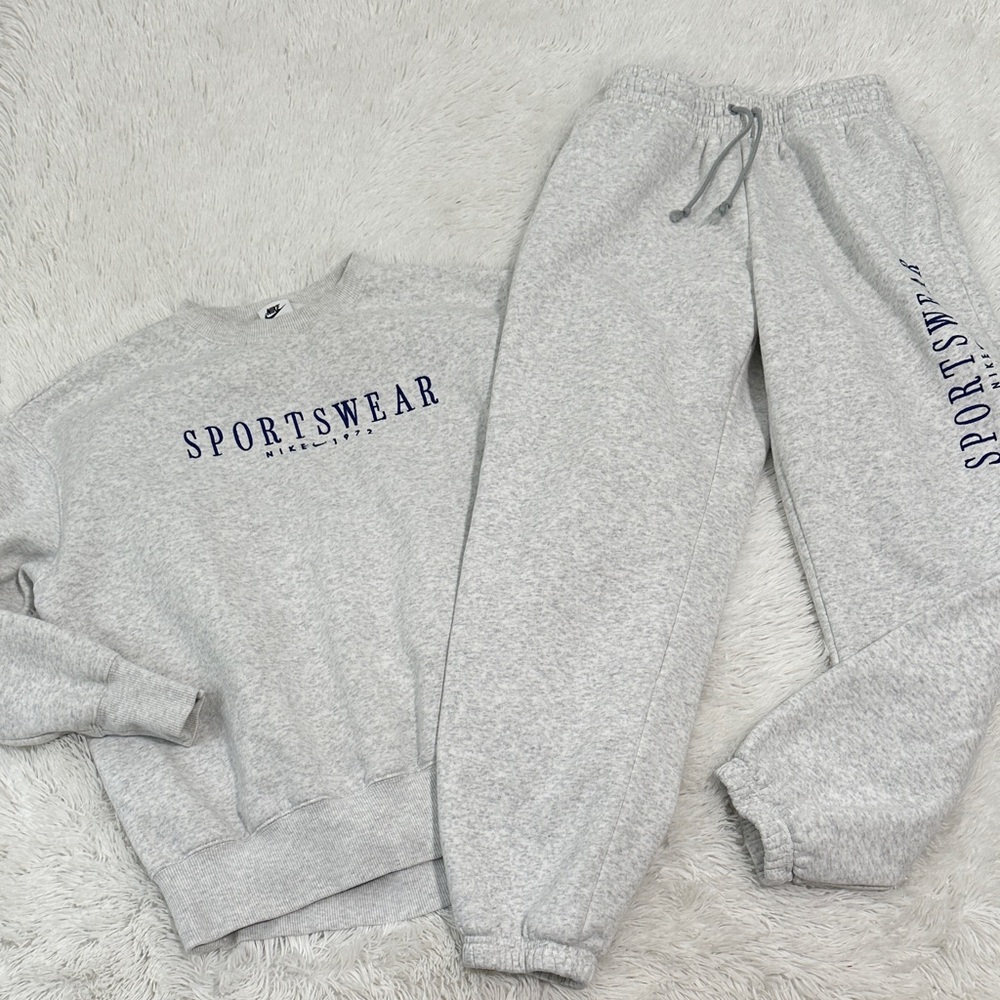 Nike Heather Gray Sportswear Sweatshirt & Joggers Set